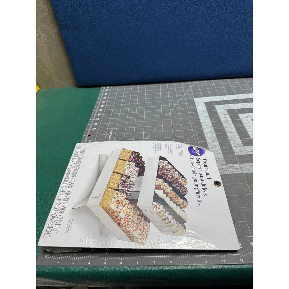 2 Wilton 2‎ Tier Treat Stand 9.75 High 10